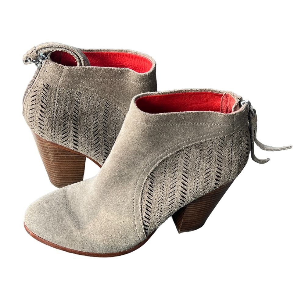 Coach Honey Ankle Suede 7.5 Boots Q196 Laser cut Pattern Back Zipper BOHO